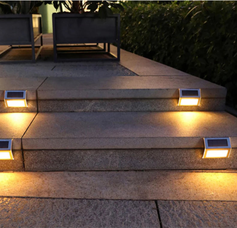 Luces LED Con Panel Solar Para Escaleras Exteriores (Pack De 2 Pzas). Luz Cálida Amarilla 3 LED En Acero Inoxidable De Pared O Escalera. AB005-3LED-stainless Selecto