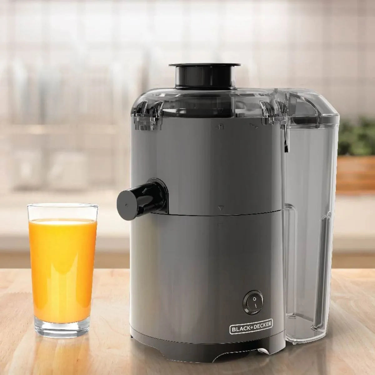 Exprimidor de Jugos Silenciosa Eléctrica 400W Black and Decker JE2500BLA