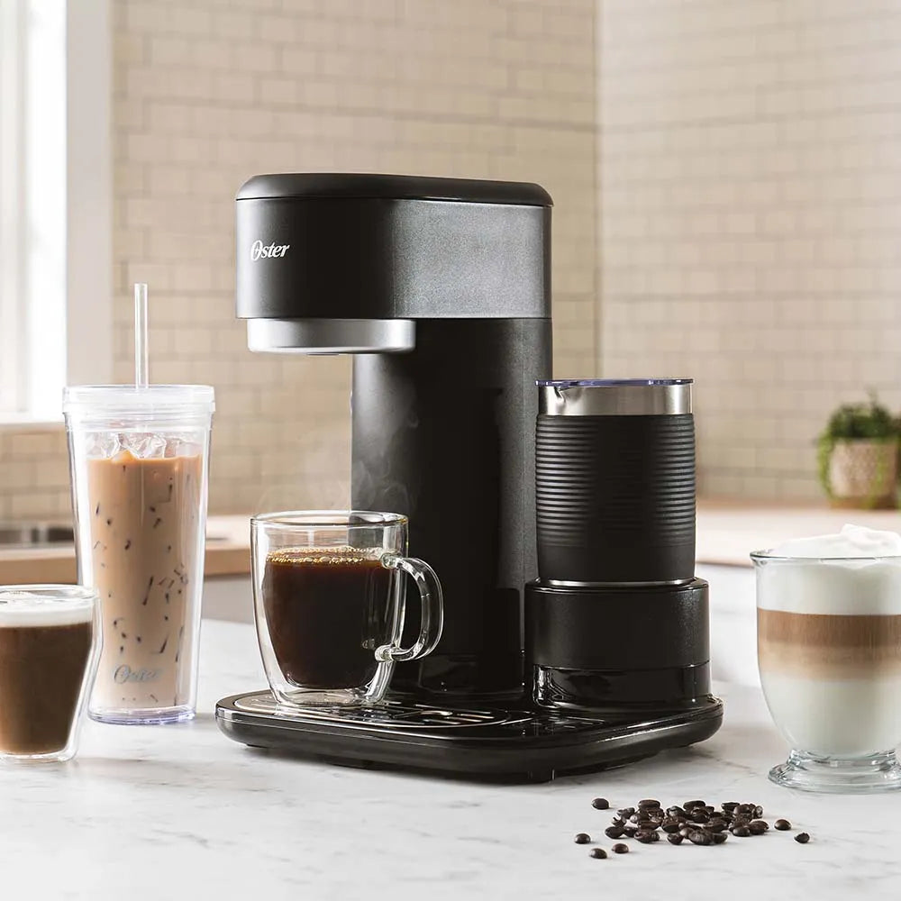 Cafetera Latte 4 en 1 con Espumador para Café Helado Granizado o Caliente Oster BVSTDC02B