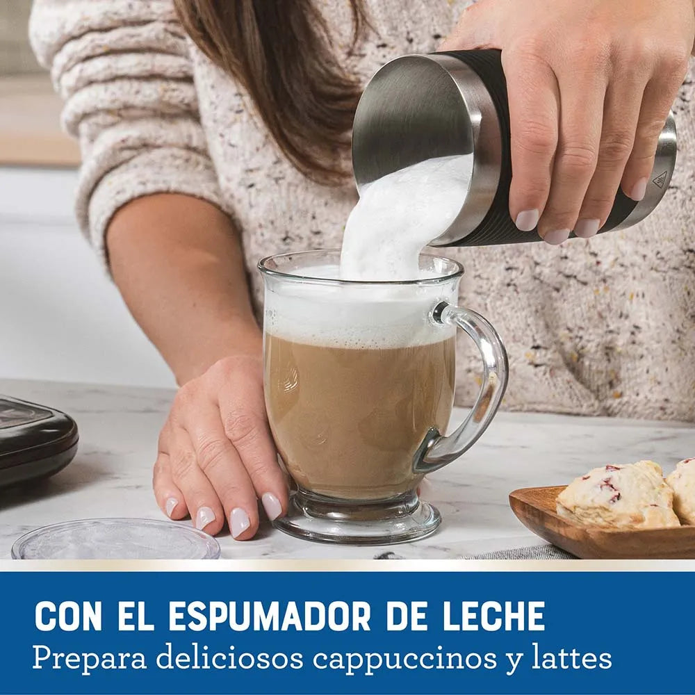 Cafetera Latte 4 en 1 con Espumador para Café Helado Granizado o Caliente Oster BVSTDC02B