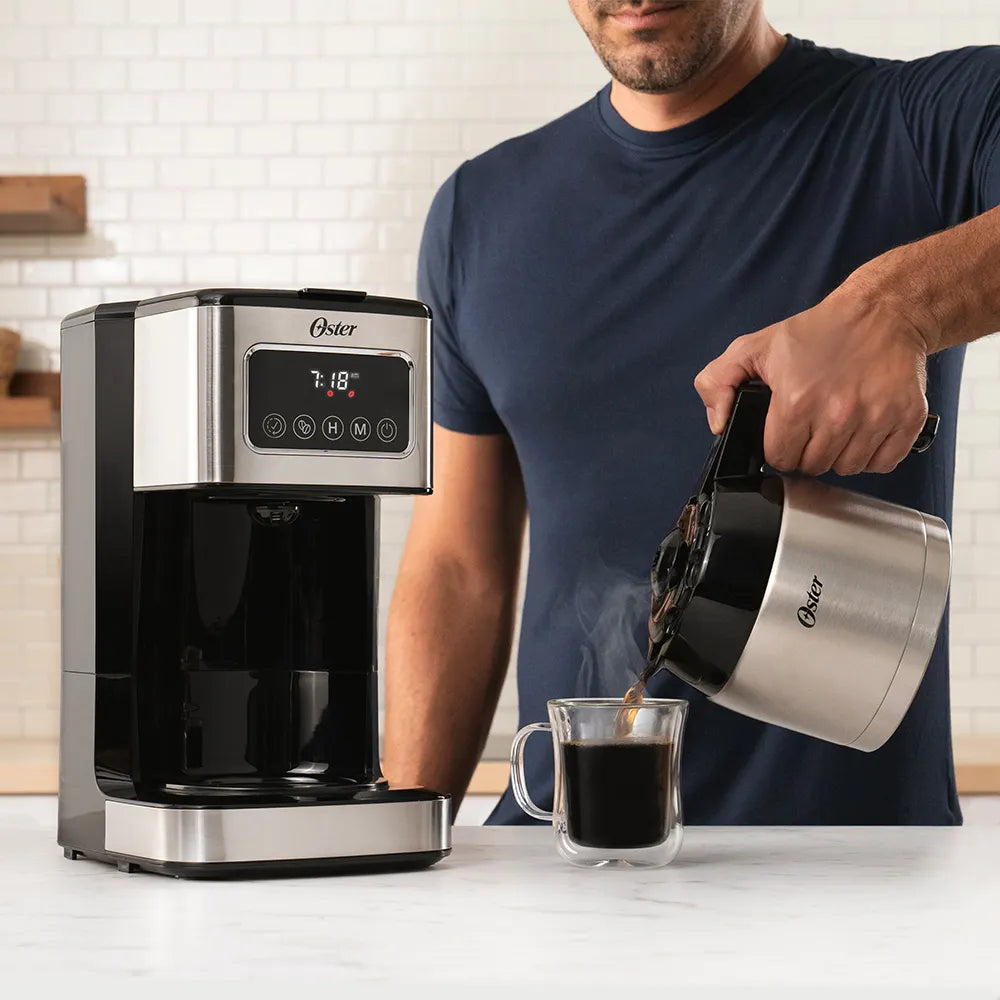 Cafetera Programable de 8 Tazas Pantalla Táctil Negro Acero Inoxidable Oster BVSTDC4404