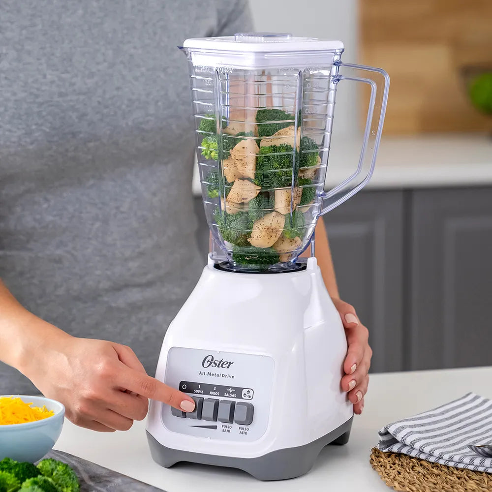 (LLEGANDO 27 DE JULIO) Licuadora Oster® 2 Velocidades + Pulso con Vaso de Plástico 1.25 L – BLSTKAP-WPB | 800W de Potencia Máxima