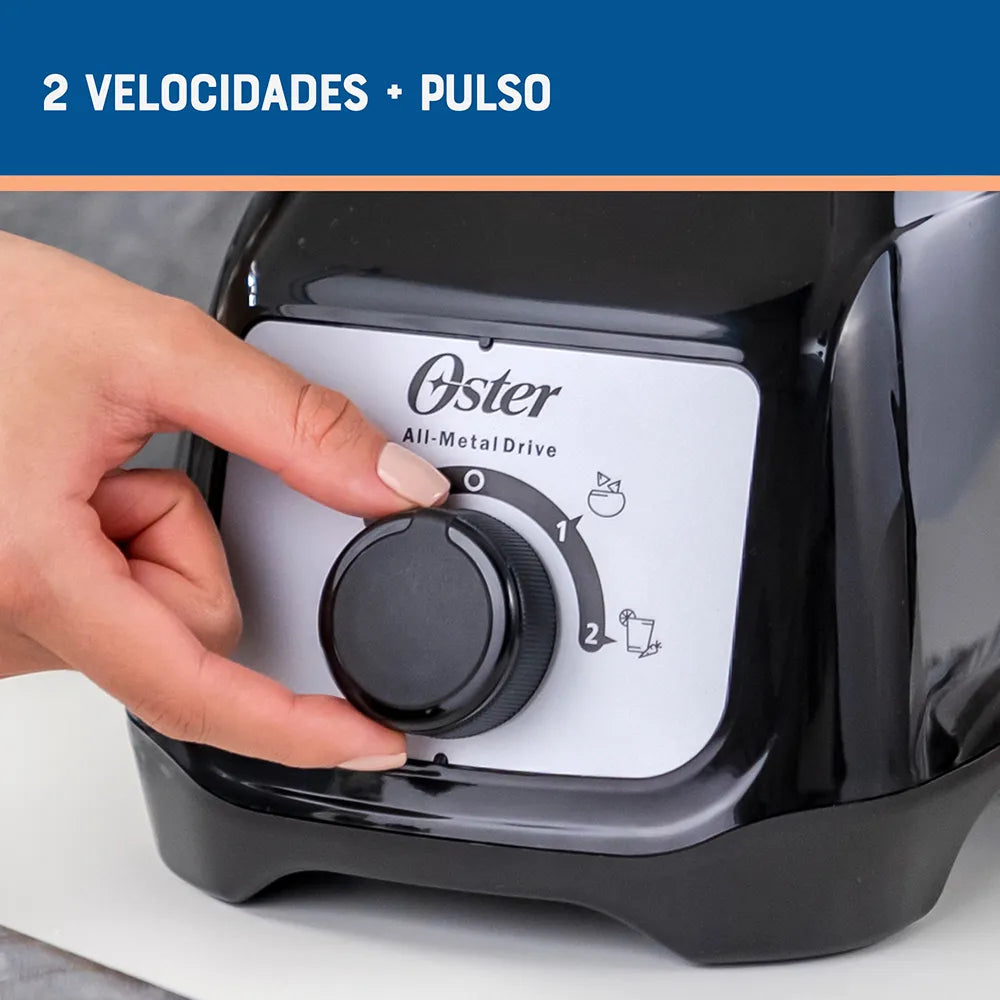 Licuadora Jarra de Vidrio 1.25L 800W 2 velocidades + Pulso Perilla Color Negro Oster BLSTKAP-BRD