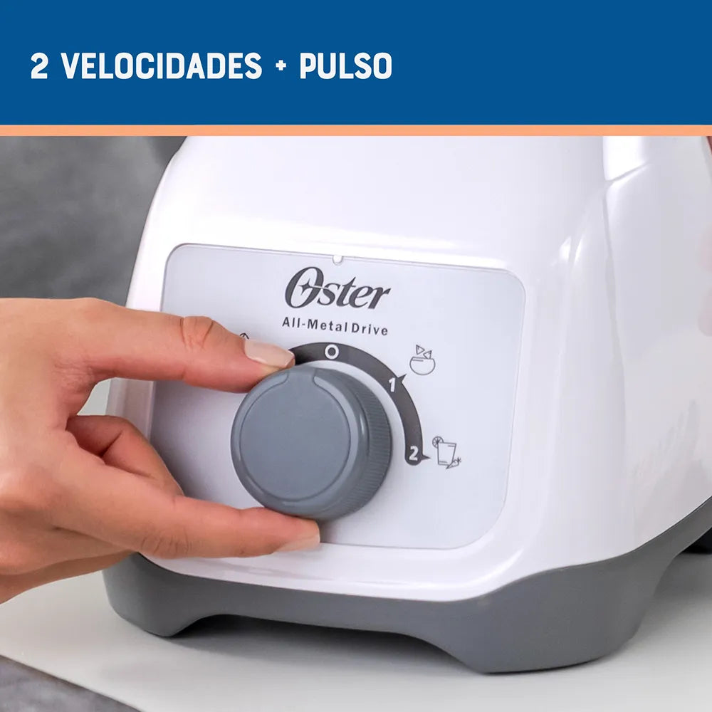 Licuadora Jarra de Vidrio 1.25L 800W 2 velocidades + Pulso Perilla Color Blanco Oster BLSTKAP-WRD