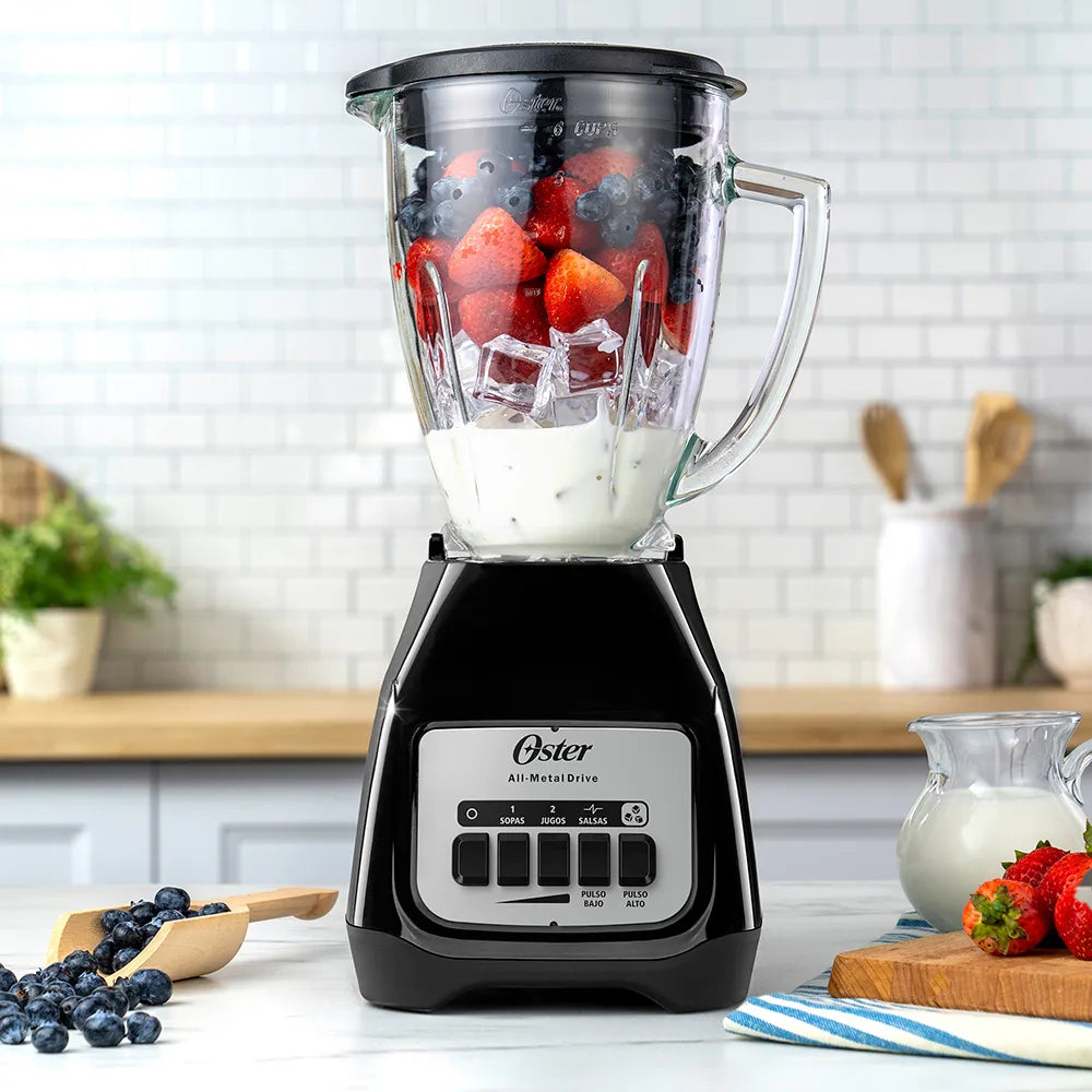 Licuadora Oster® 2 velocidades más pulso y vaso de vidrio BLSTKAG-BPB