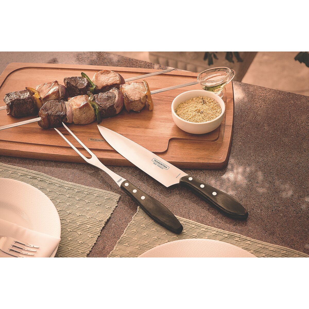 Tenedor Trinchante Tramontina Churrasco con Lámina de Acero Inoxidable y Mango de Madera Tratada Polywood Castaño 21192/190 Trinche. Trincha. TRAMONTINA