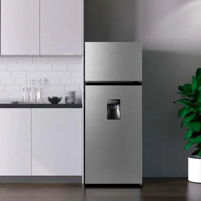 Refrigeradora Top Mount 7.3 pies con Dispensador de Agua Defrost Hisense RT80D6WGX HISENSE