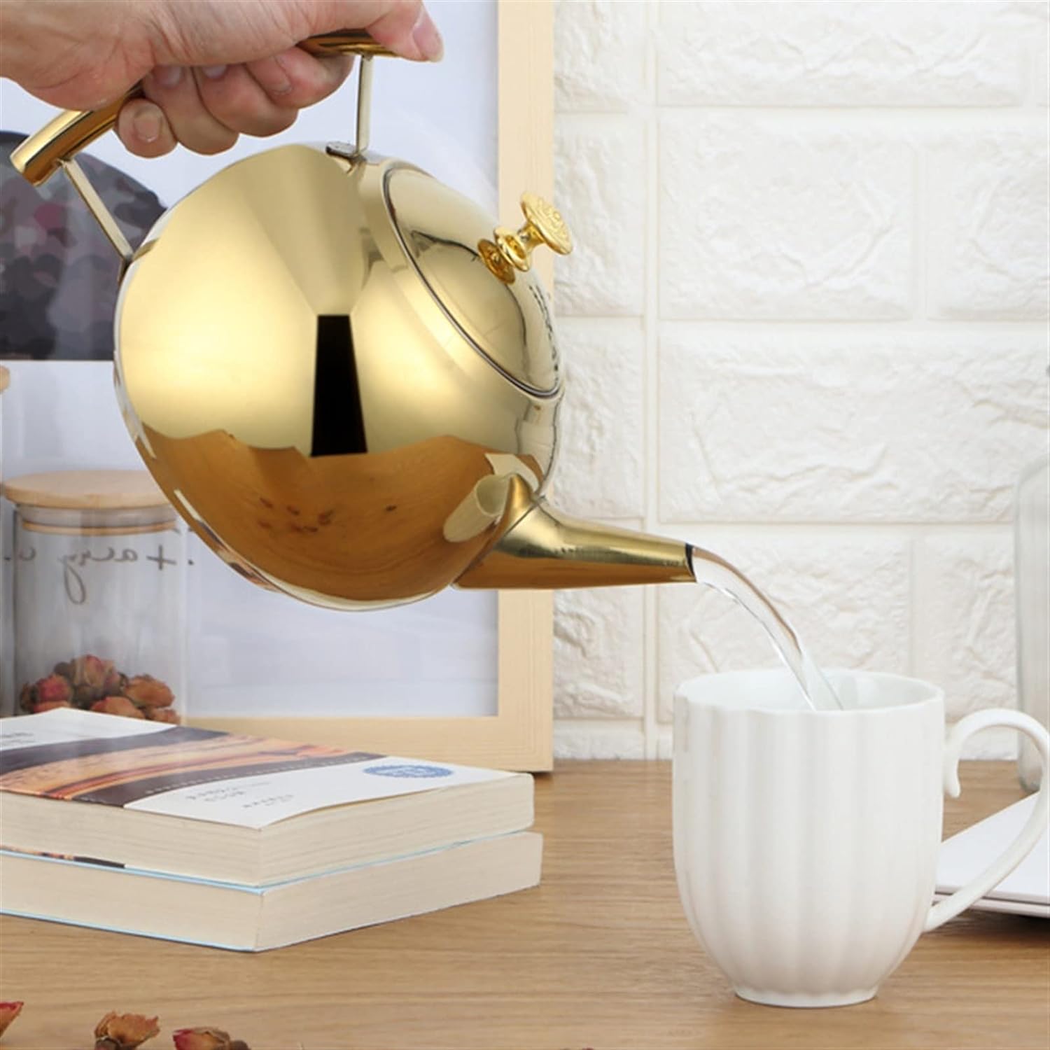 Tetera de Acero Inoxidable 2.0L 18cm Color Oro