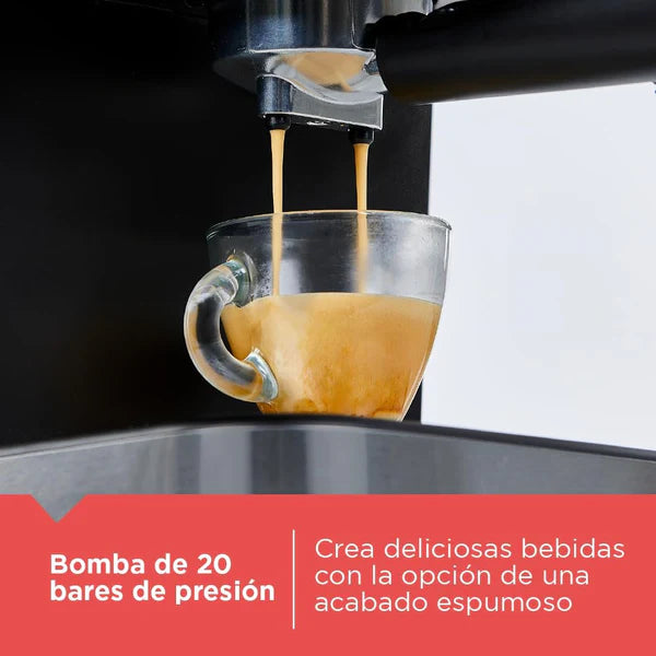 Cafetera Espresso y Capsula Nespresso 1.5L 20 Bares Black and Decker EM0312-0SDLA BLACK + DECKER