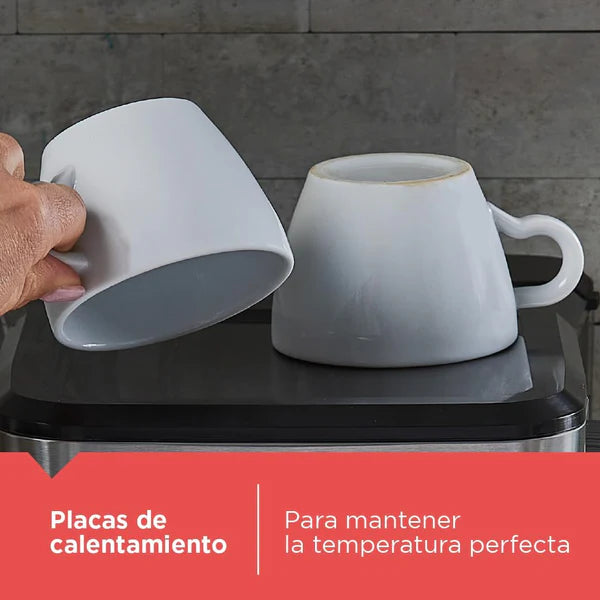 Cafetera Espresso y Capsula Nespresso 1.5L 20 Bares Black and Decker EM0312-0SDLA BLACK + DECKER