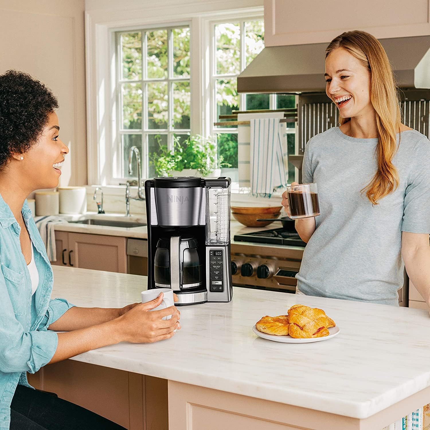 Cafetera Programable de 12 Tazas de Acero Inoxidable Ninja CE250 NINJA