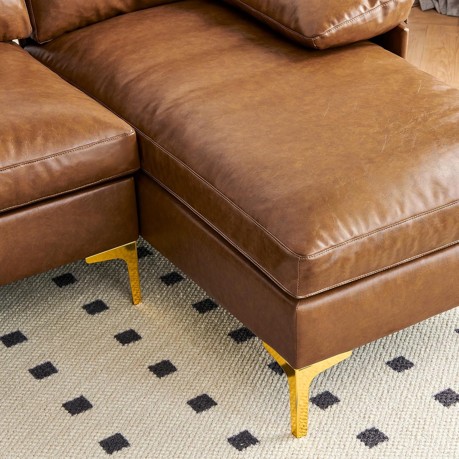Sofá en L Camel de Cuerina con Patas de Acero Inoxidable 53,93"x32,28"x31,47" 990C-Z3 Atopston Atopston