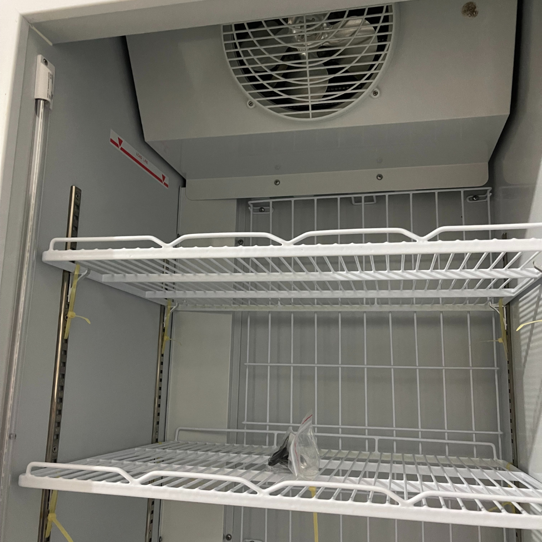 Vitrina Congelador Vertical 15p3/400L No Frost Nisato NCV-425SDIC Freezer. NISATO