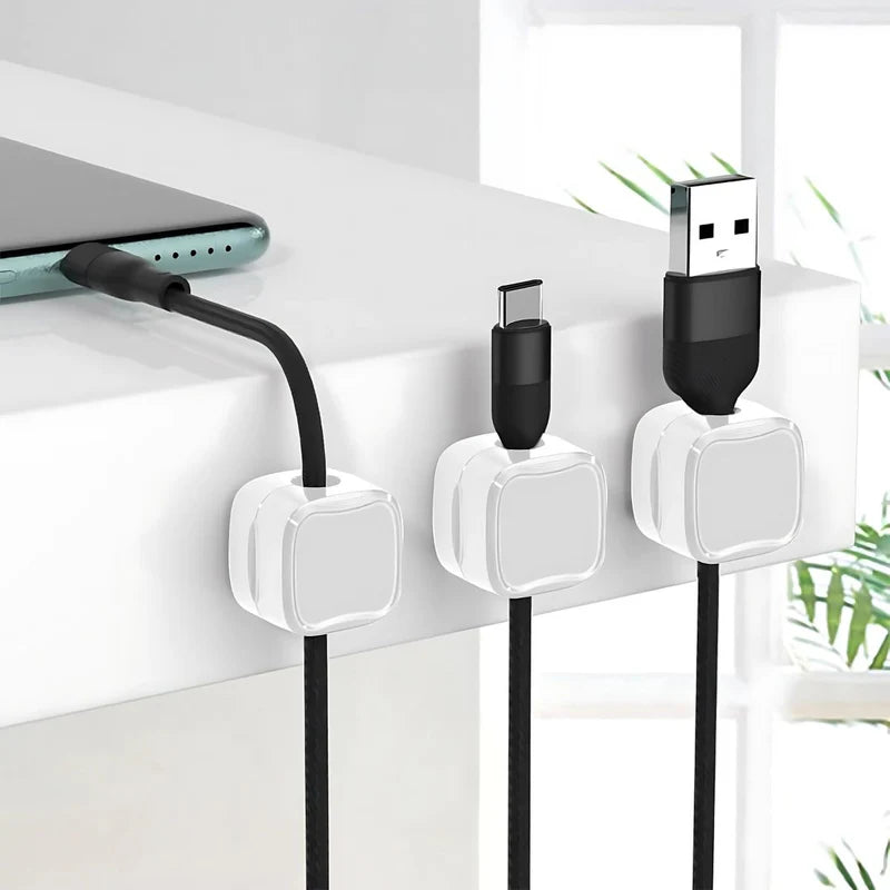 Clip Organizador Magnético Para Cables Cargador Celular (Unidad) Color Blanco. Autoadesivo AB285