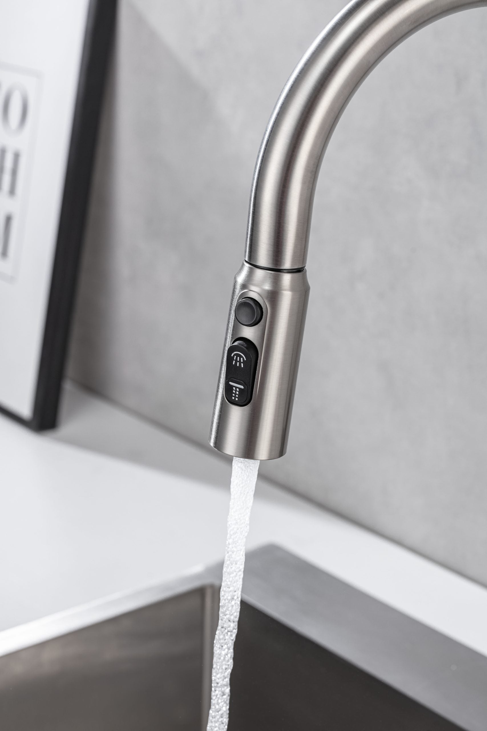 Grifo GIRONA de Acero Inoxidable con Manguera Flexible GASCO