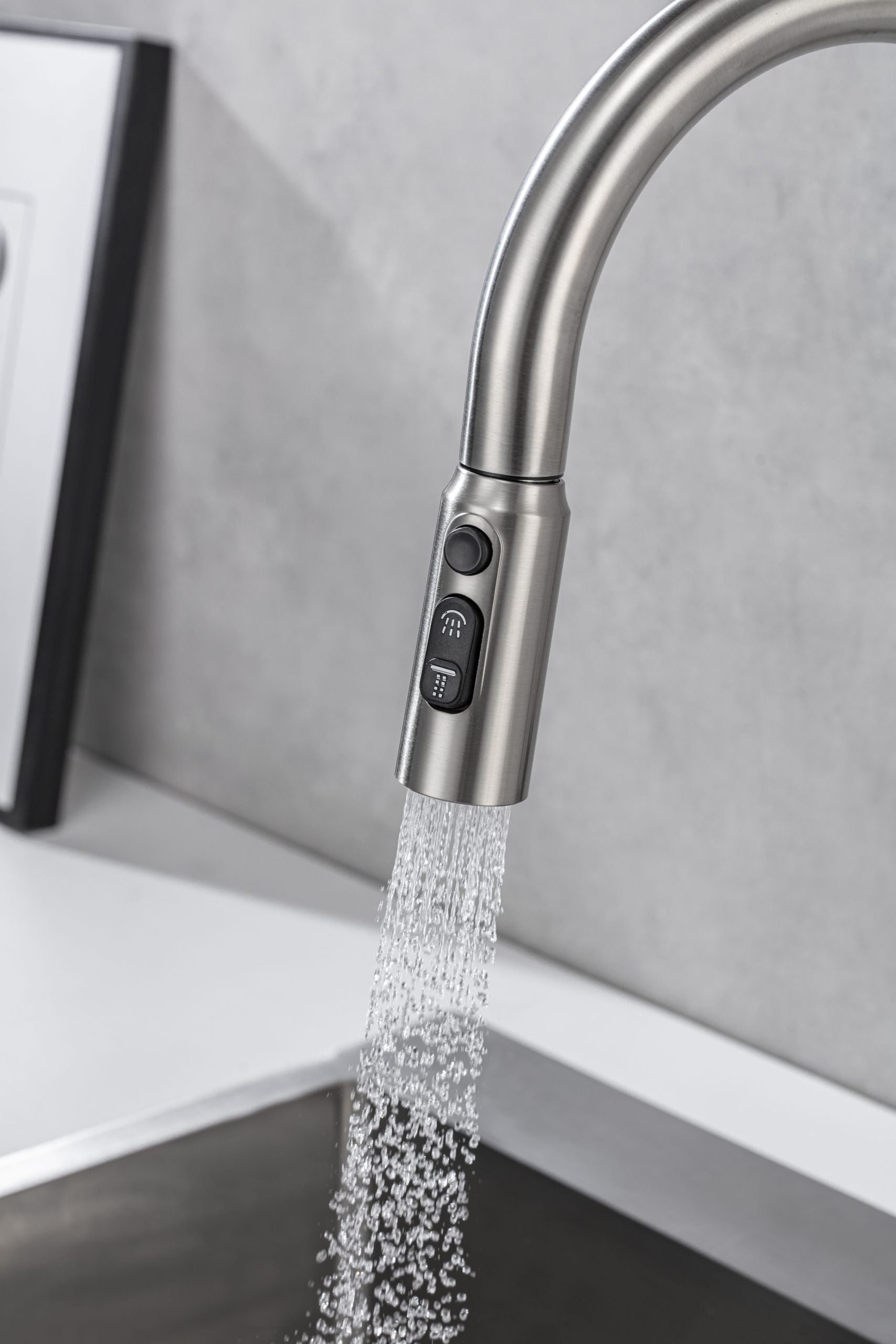 Grifo GIRONA de Acero Inoxidable con Manguera Flexible GASCO