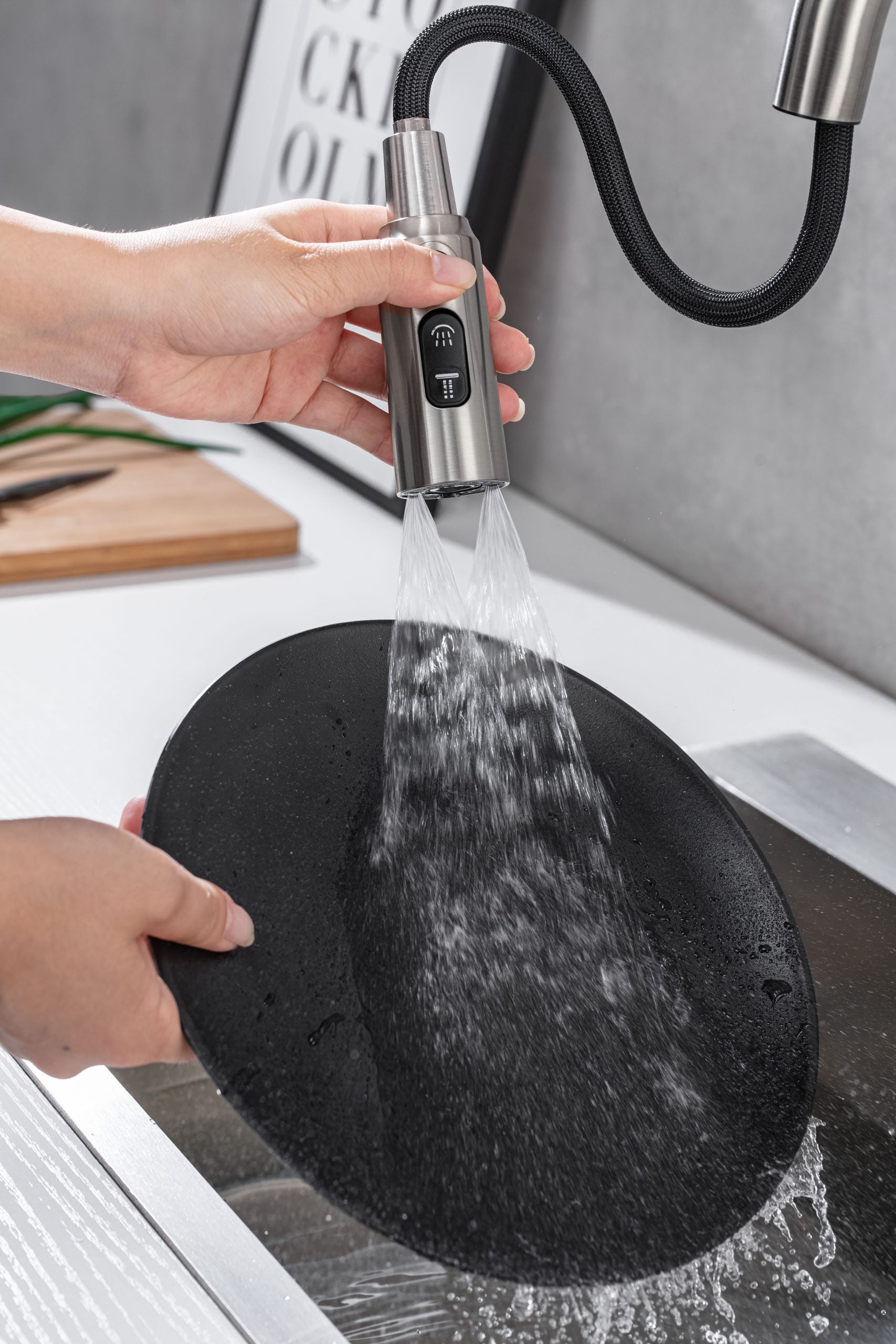 Grifo GIRONA de Acero Inoxidable con Manguera Flexible GASCO