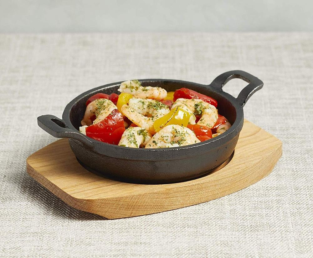 (LLEGANDO 7 DE AGOSTO) Sartén Bandeja Cacerola Redondo de Hierro Fundido 19 cm con Base de Madera | Para Servir y Cocinar | 41504