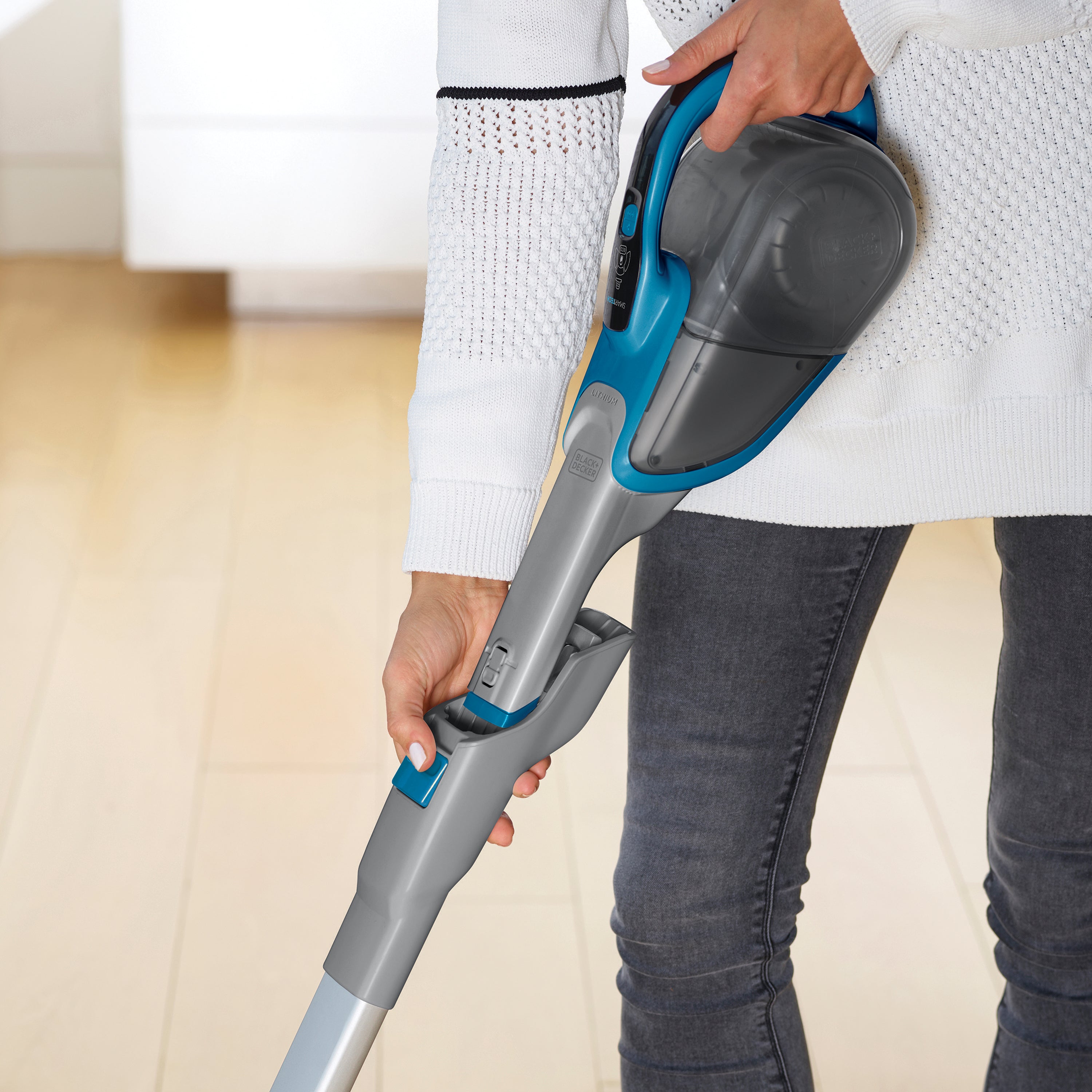 Aspiradora Inalámbrica de Iones de Litio 2 en 1 con Extensión para el Piso Black and Decker HFEJ415JWMF22-B3 BLACK + DECKER