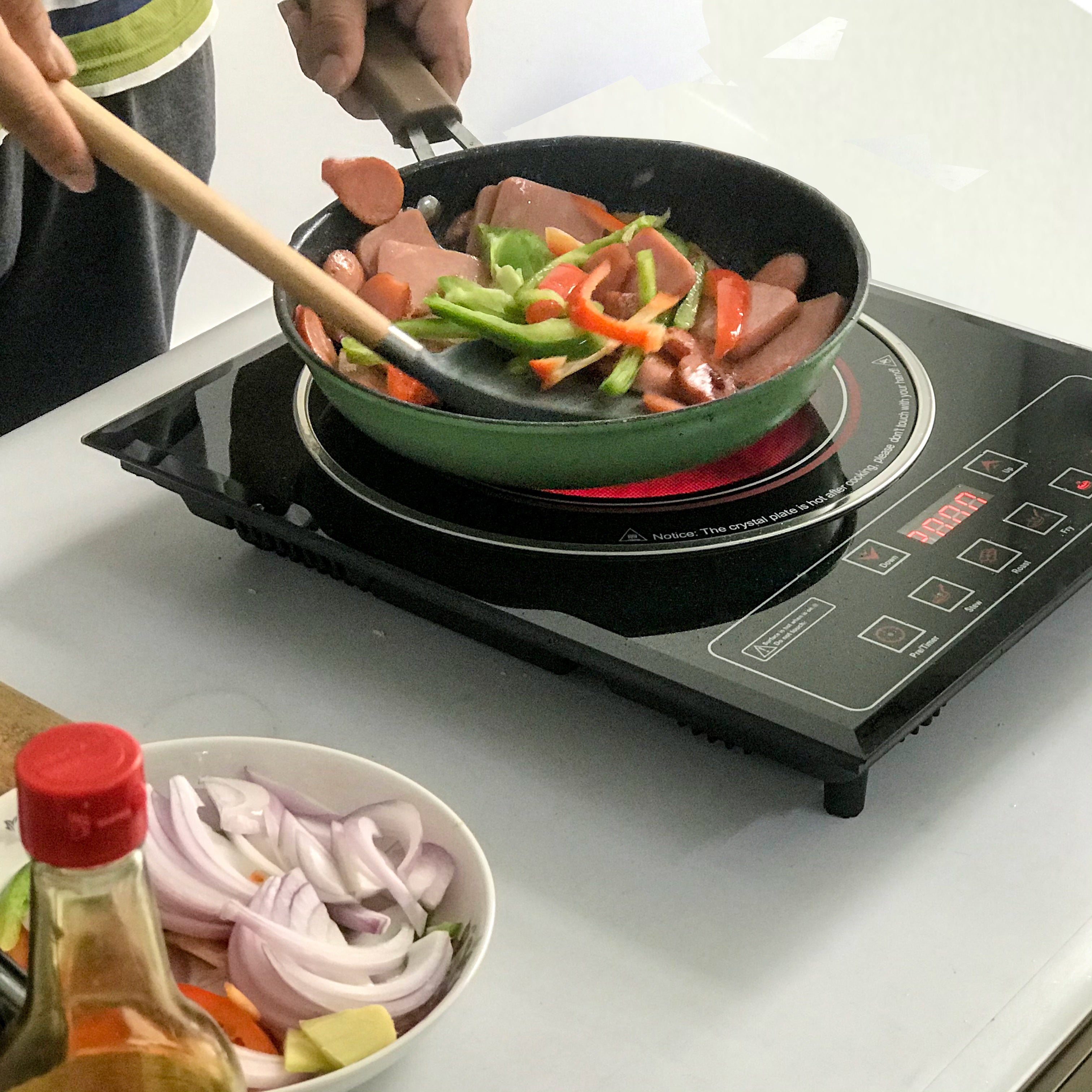 Estufa de Inducción Eléctrica 8 Niveles de Calor Lotus LT-2313