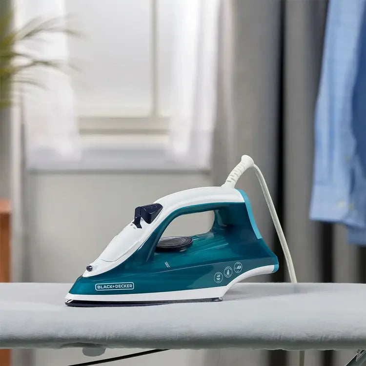 (LLEGANDO 27 DE MARZO) Plancha de Ropa a Vapor Trueglide Azul Black and Decker IRBD-365