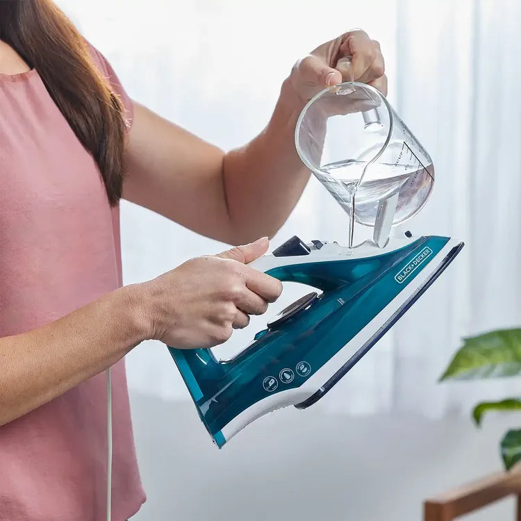 (LLEGANDO 27 DE MARZO) Plancha de Ropa a Vapor Trueglide Azul Black and Decker IRBD-365