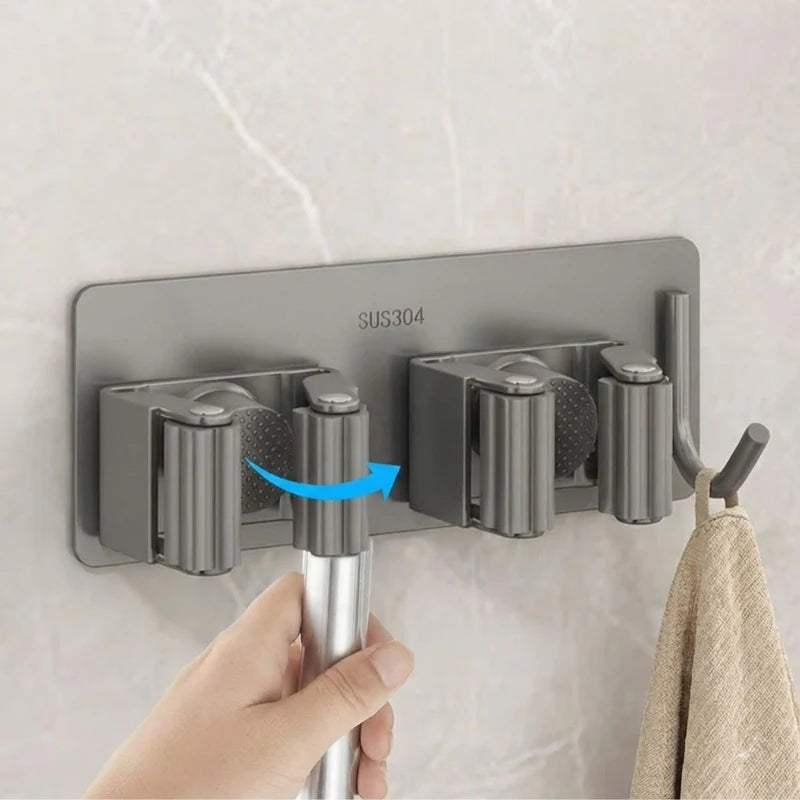Soporte Gancho Organizador De Pared Para Escoba O Trapeador. Color Gris Con Doble Abrazadera Y Gancho 14.3×5.5Cm. Lavanderia Clip LT129