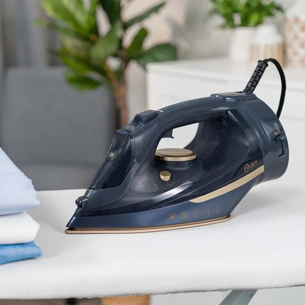 (LLEGANDO 27 DE JULIO) Plancha de Vapor de Ropa Inalámbrica Oster® 2 en 1 con Suela de Cerámica – GCSTCC5000 | 1650W