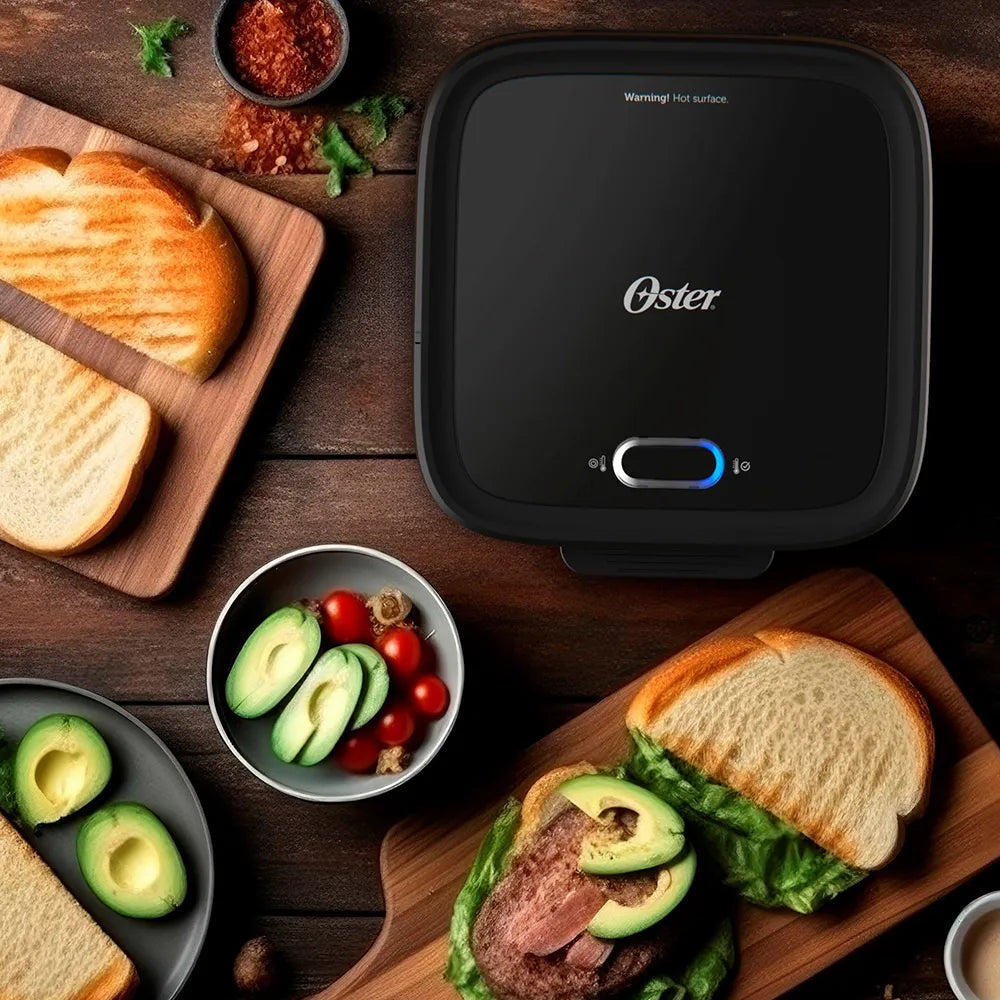 (LLEGANDO 27 DE JULIO) Sandwichera Oster® Compacta de Platos Hondos para 2 Sándwiches – CKSTSM400 | 750W