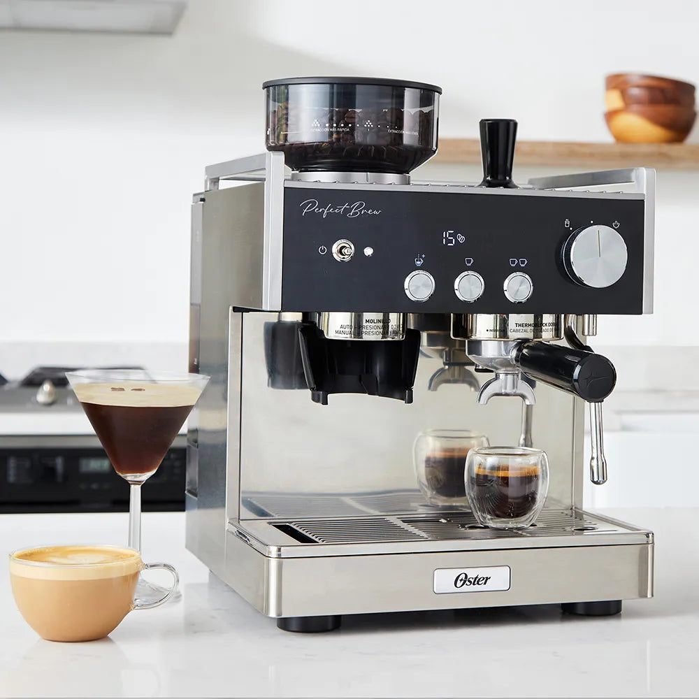 Cafetera para Café Espresso Perfect Brew 2 Tazas 15 Bares con Molino de Granos Oster BVSTEM7400