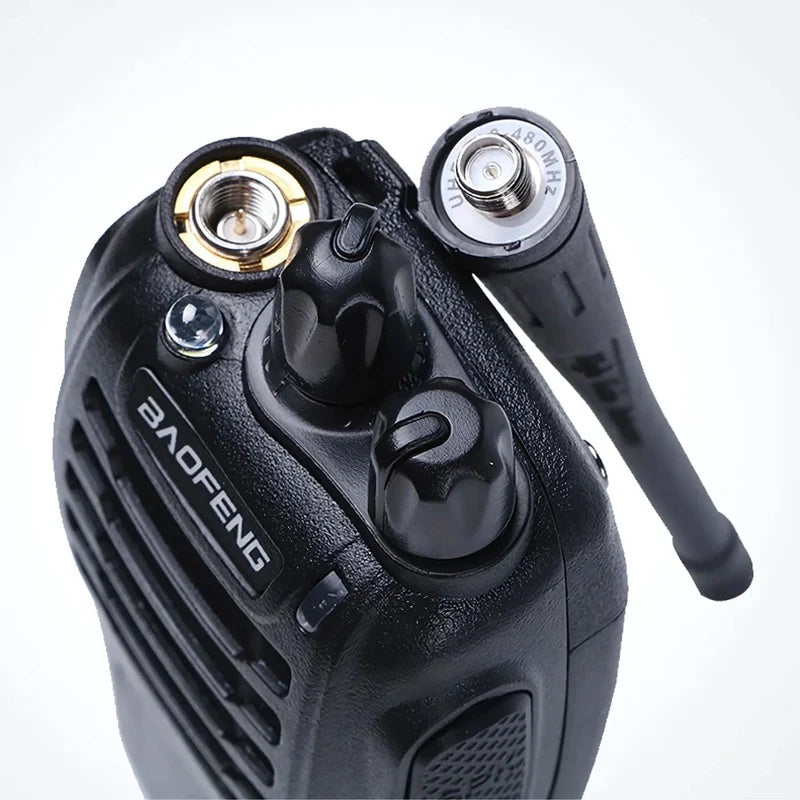 Radios Walkie Talkie De 2 Vías Y 16 Canales. Recargables Con Base De Carga. Color Negro (Pack De 4). TU210
