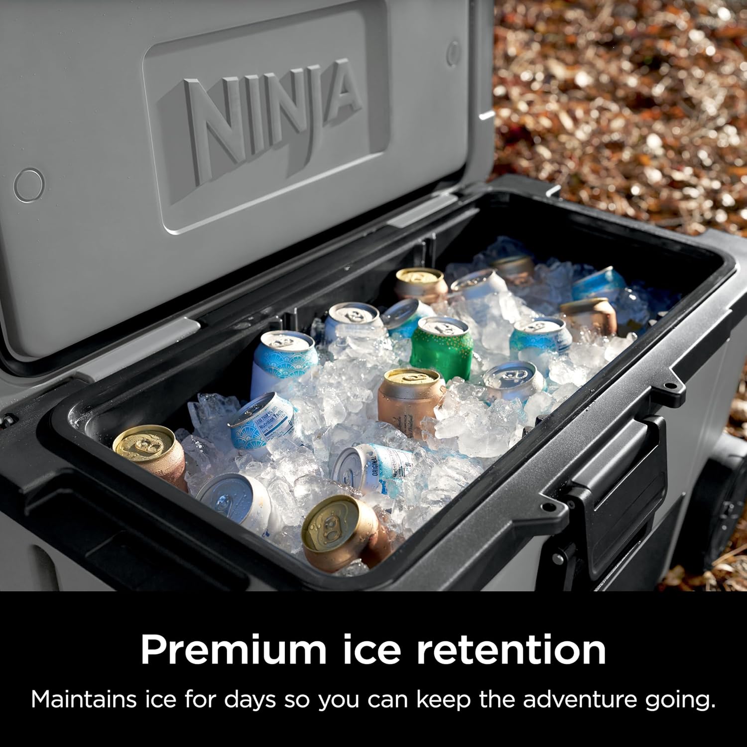 (LLEGANDO 1 DE SEPT) Hielera Cooler con Rueda Ninja FrostVault FB265GY de 65 Qt / 61 Litros con Cold Dry Zone – Gris