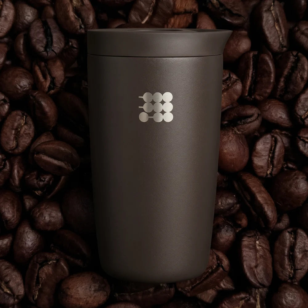 Vaso Térmico para Café Cubitt Coffee Mug 12 oz (355 ml) de Acero Inoxidable con Interior Cerámico, Tapa Antiderrames y Aislamiento al Vacío CT-COF9E