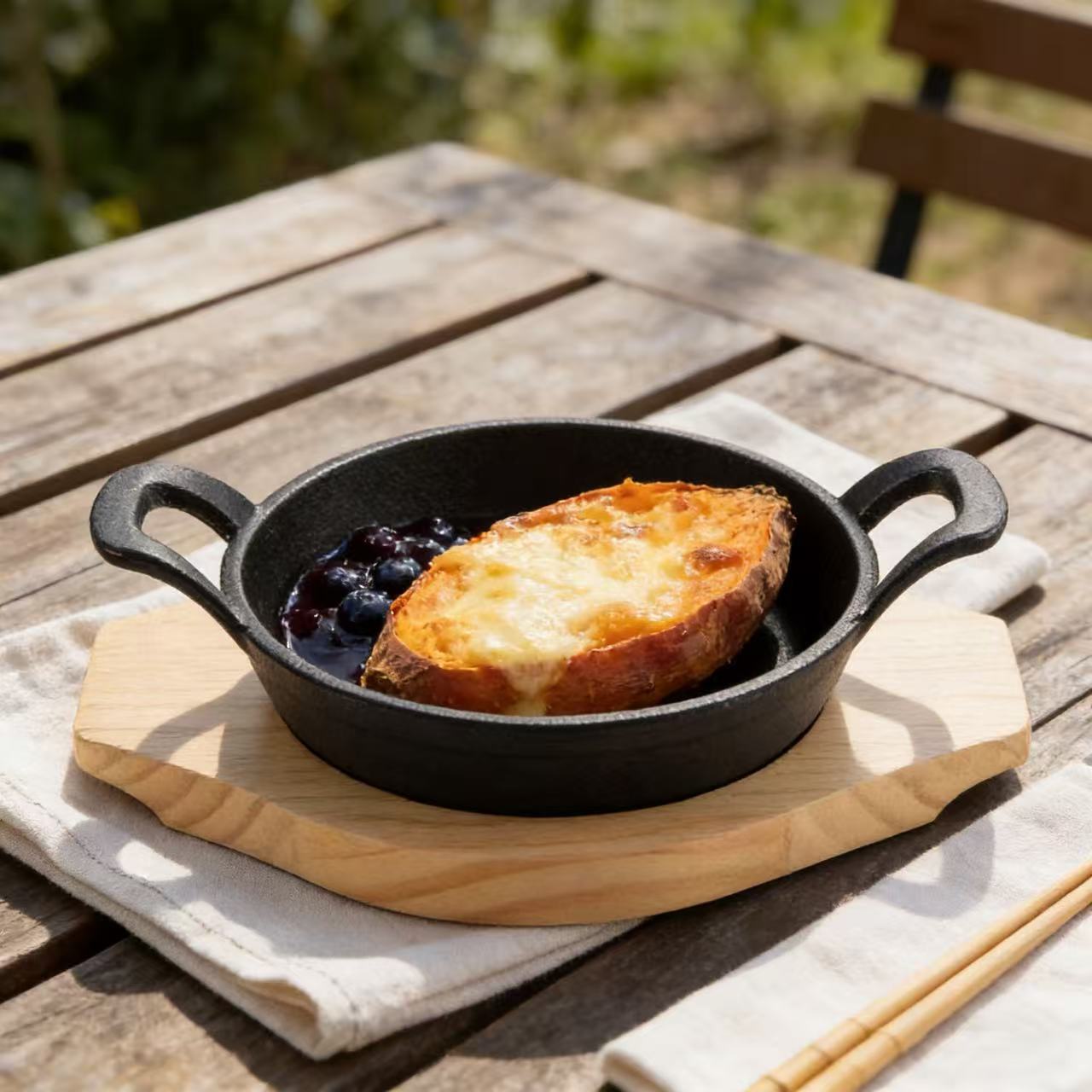 (LLEGANDO 7 DE AGOSTO) Sartén Bandeja Cacerola Redondo de Hierro Fundido 19 cm con Base de Madera | Para Servir y Cocinar | 41504