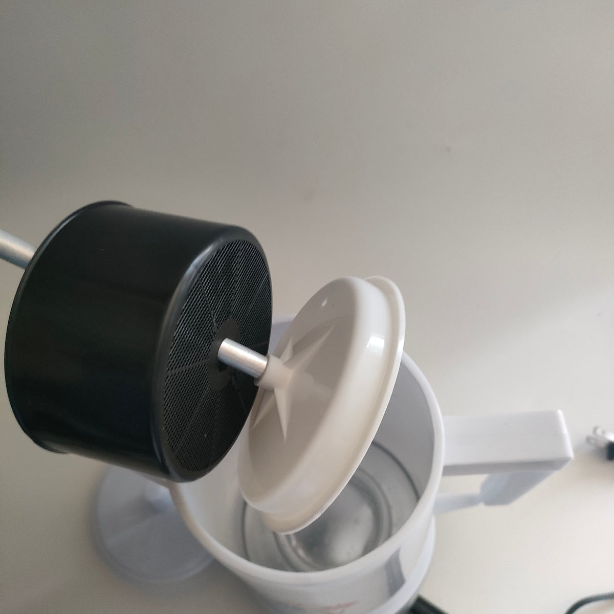 Tetera Eléctrica 1.5 Litros 110V/60Hz con Jarra y Base de Calentamiento HS-15PL