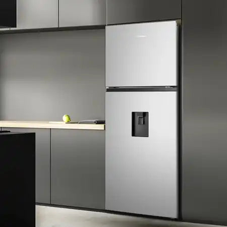 Refrigeradora Top Mount Hisense RT3N375NACA 13.4 Pies³ No Frost con Compresor Inverter, Multi Air Flow y Dispensador de Agua | Acero Inoxidable Nevera.