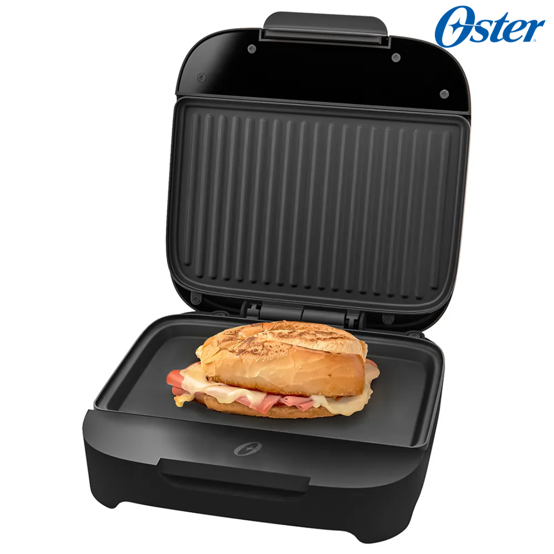 (LLEGANDO 27 DE JULIO) Sandwichera Oster® Compacta de Platos Hondos para 2 Sándwiches – CKSTSM400 | 750W